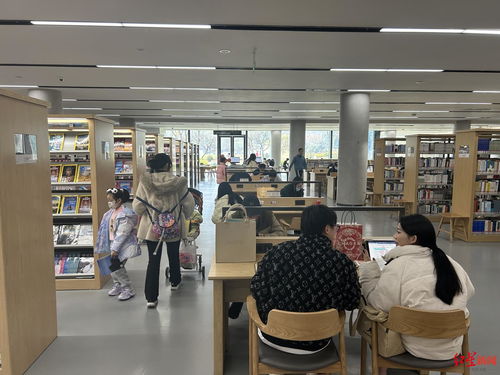 书香也是年味 他们 泡 在图书馆里过春节